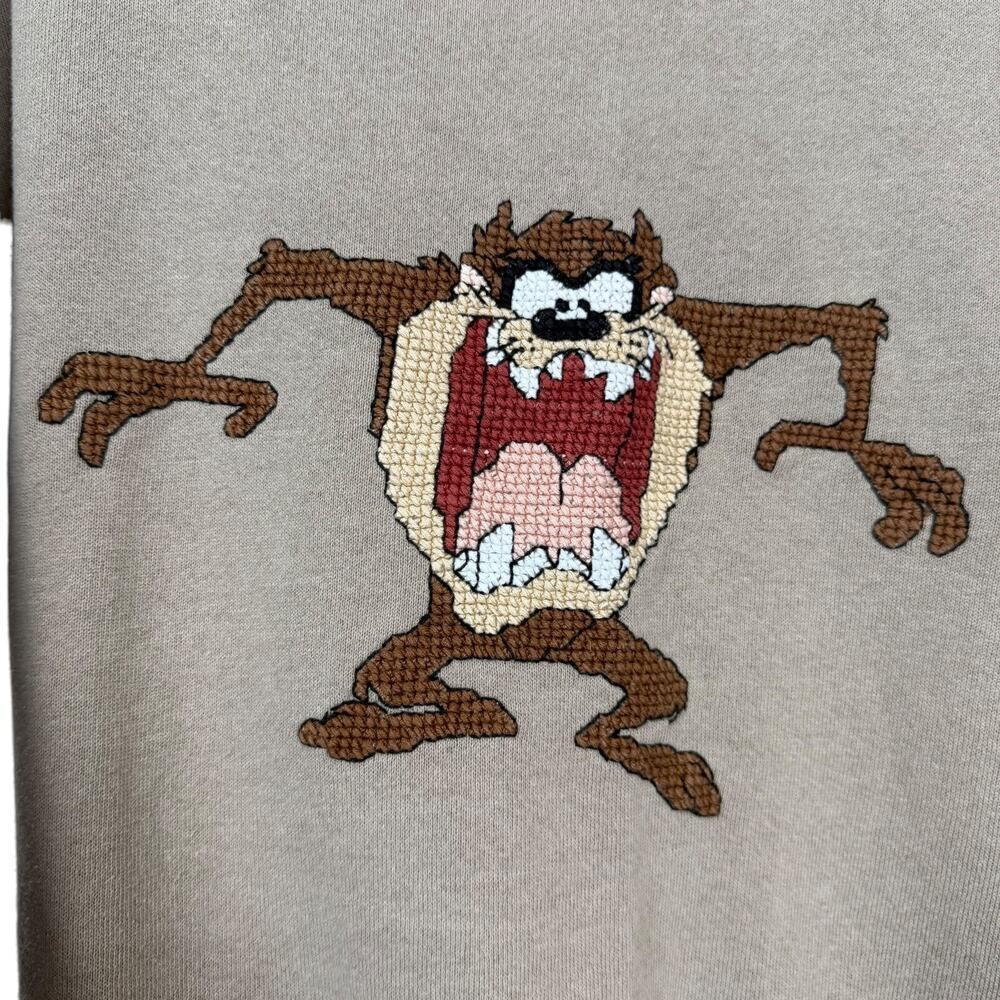 Vintage Taz Looney Tunes Sweatshirt Mens Medium Tan Cross Stitch Jerzees Unisex - Picture 4 of 10